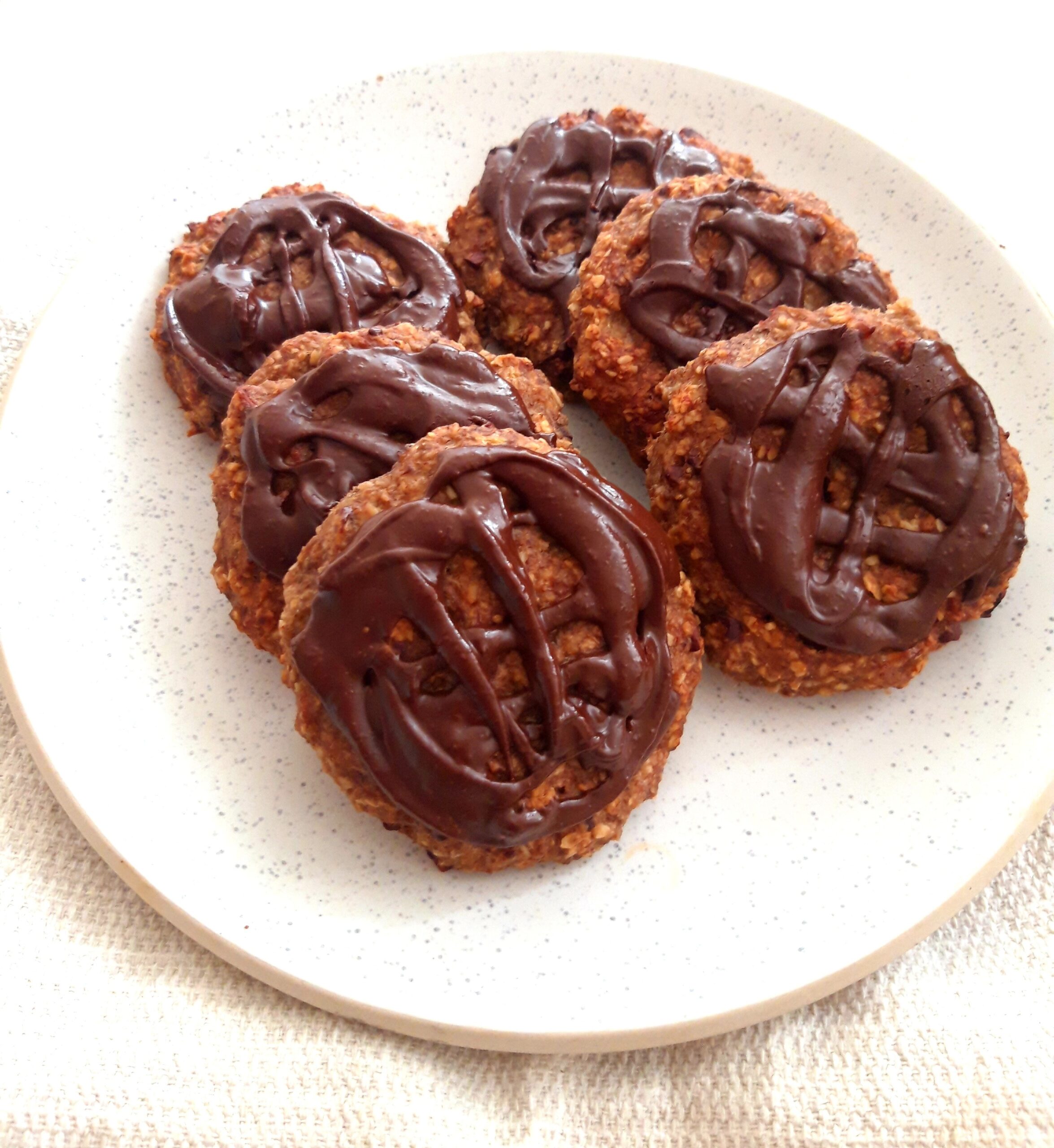 Read more about the article Quick and Easy Cacao Nib Cookies (for a Healthy Breakfast)