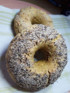 Read more about the article Quick and Easy bagels for Breakfast (high fibre, high protein)