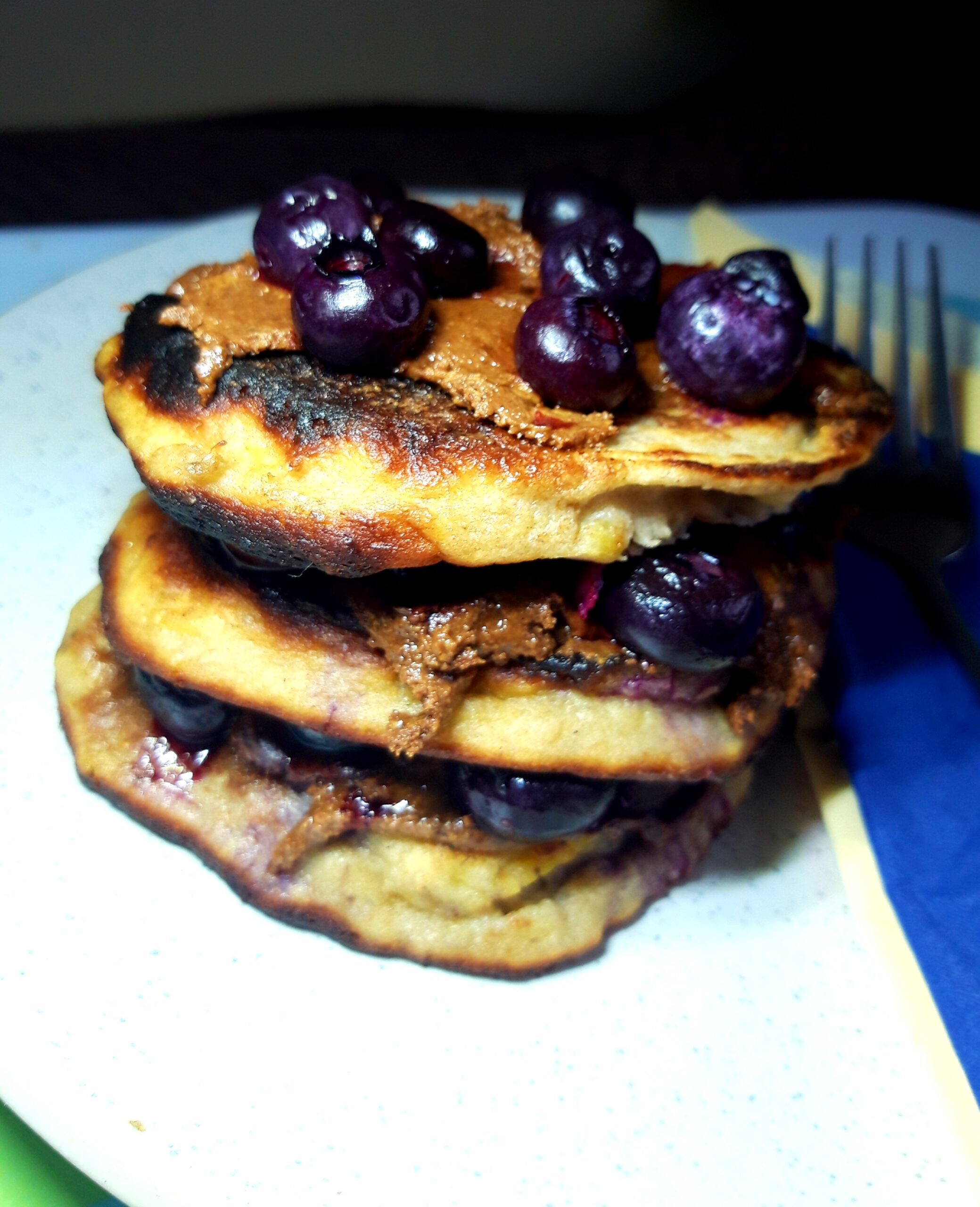 Read more about the article Quick and Easy Pancakes with Cacao-Almond topping